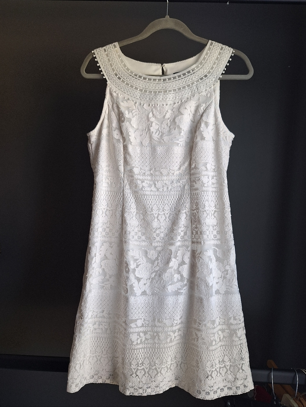 White Lace Sleeveless Women's Dress